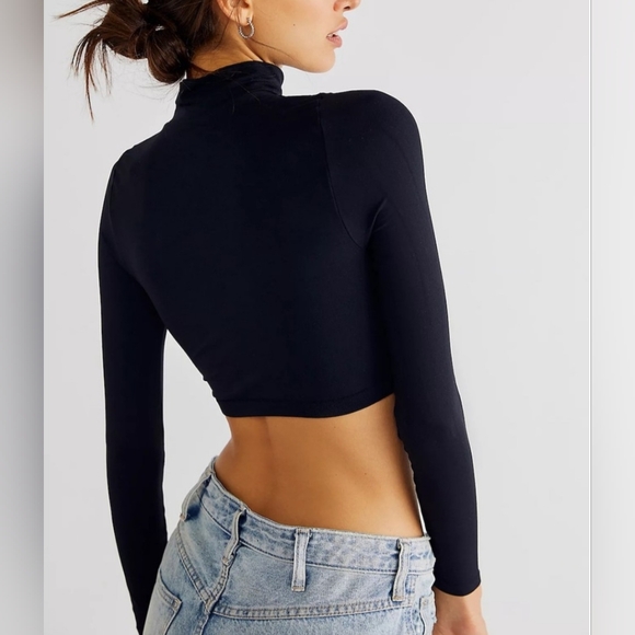 Free People For Revolve Super Crop Seamless Turtleneck Size M/L Long Sleeve - Picture 7 of 13